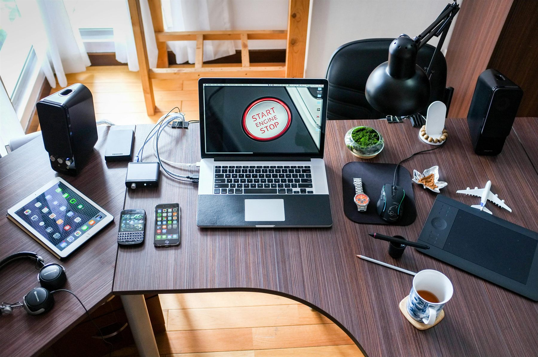 XYZ Gadget on desk